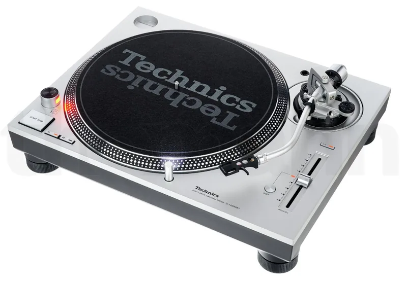 Location Technics SL-1210 MK7 — Technics